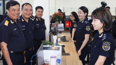 Ngày đầu thực hiện thông quan tập trung diễn ra thông suốt