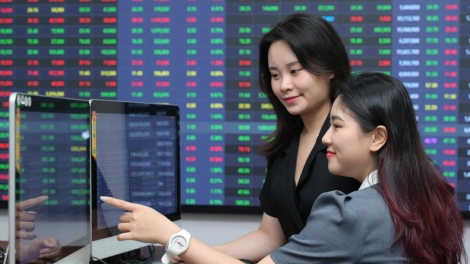 Cổ phiếu ngân hàng đón lực đẩy từ làn sóng tăng vốn kỷ lục