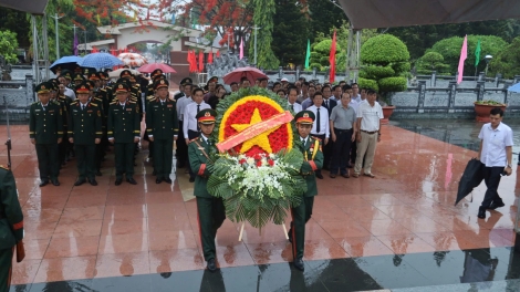 Khai quật khu vực nghi có hố chôn tập thể 70 - 90 liệt sĩ tại tỉnh Quảng Ngãi