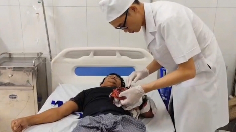 Bệnh xá đảo Nam Yết kịp thời cấp cứu ngư dân bị tai nạn lao động trên biển