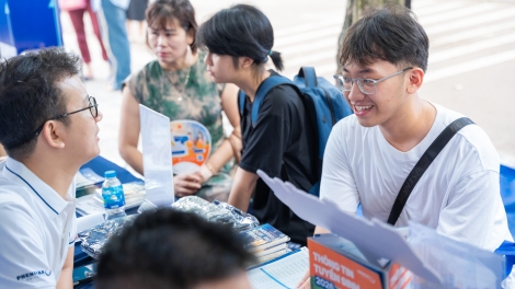 Đăng ký xét tuyển đại học, cao đẳng năm 2026: Thí sinh cân nhắc để có cơ hội trúng tuyển cao nhất.