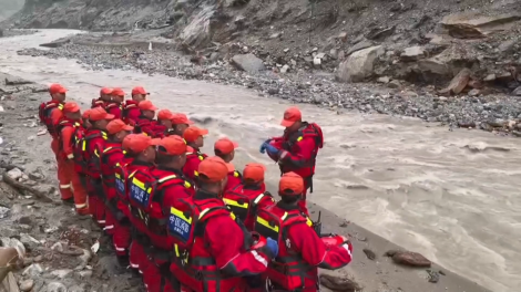 Cứu hộ tại biên giới Trung Quốc - Nepal đối mặt điều kiện “vô cùng khắc nghiệt”