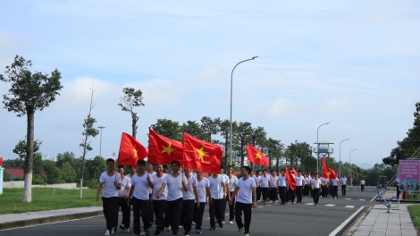 Cán bộ, chiến sĩ Vùng 2 Hải quân sôi nổi hưởng ứng “Cùng Việt Nam tiến bước 2026”