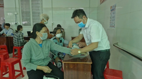 Từ “cửa ngõ” y tế cơ sở đến chăm sóc sức khỏe chủ động