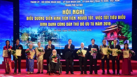 Kỷ niệm 65 năm Ngày giải phóng Thủ đô: Hà Nội - địa phương tiên phong của phong trào “Người tốt việc tốt!” (10/10/2019)
