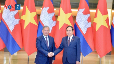 Chủ tịch Quốc hội Trần Thanh Mẫn hội kiến Thủ tướng Vương quốc Campuchia