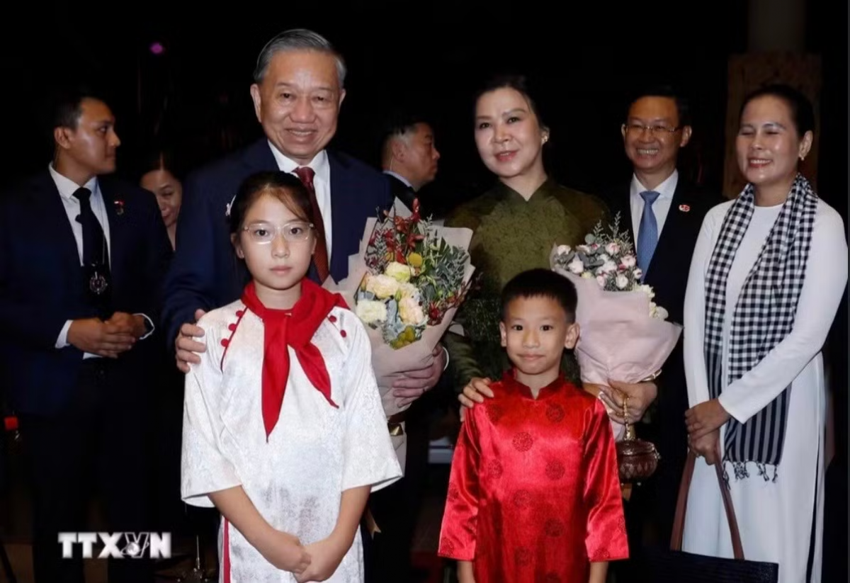 Lễ đón Tổng Bí thư, Chủ tịch nước Tô Lâm tại sân bay Changi. Ảnh: TTXVN
