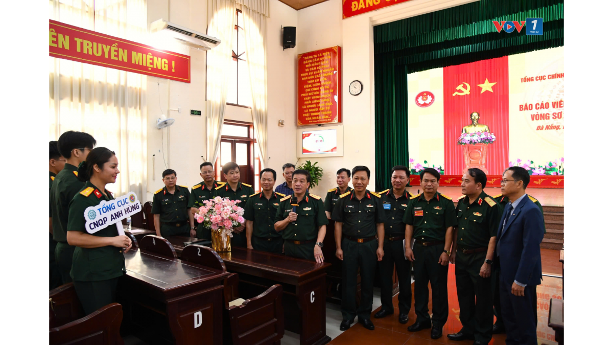 Thượng tướng Trương Thiên Tô - Ủy viên Ban Chấp hành Trung ương Đảng, Phó Chủ nhiệm Tổng cục Chính trị Quân đội nhân dân Việt Nam, Trưởng ban Tổ chức Hội thi giao lưu, động viên các thí sinh.