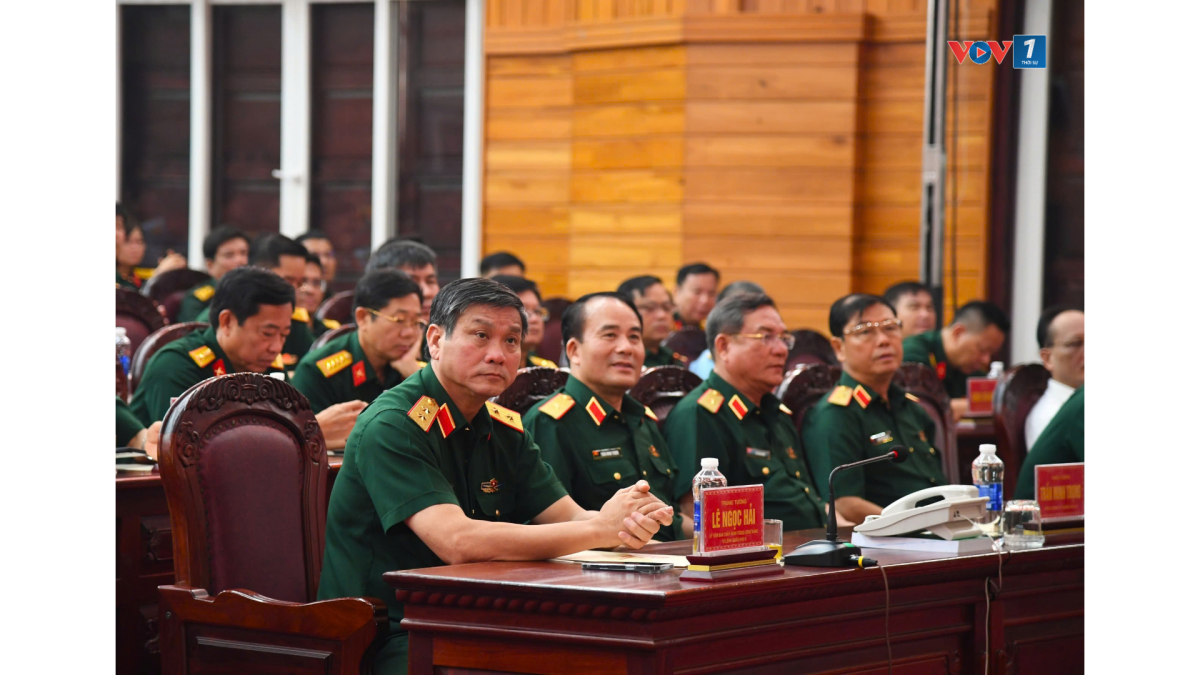 Trung tướng Lê Ngọc Hải - Ủy viên Trung ương Đảng, Tư lệnh Quân khu 5 dự khai mạc.