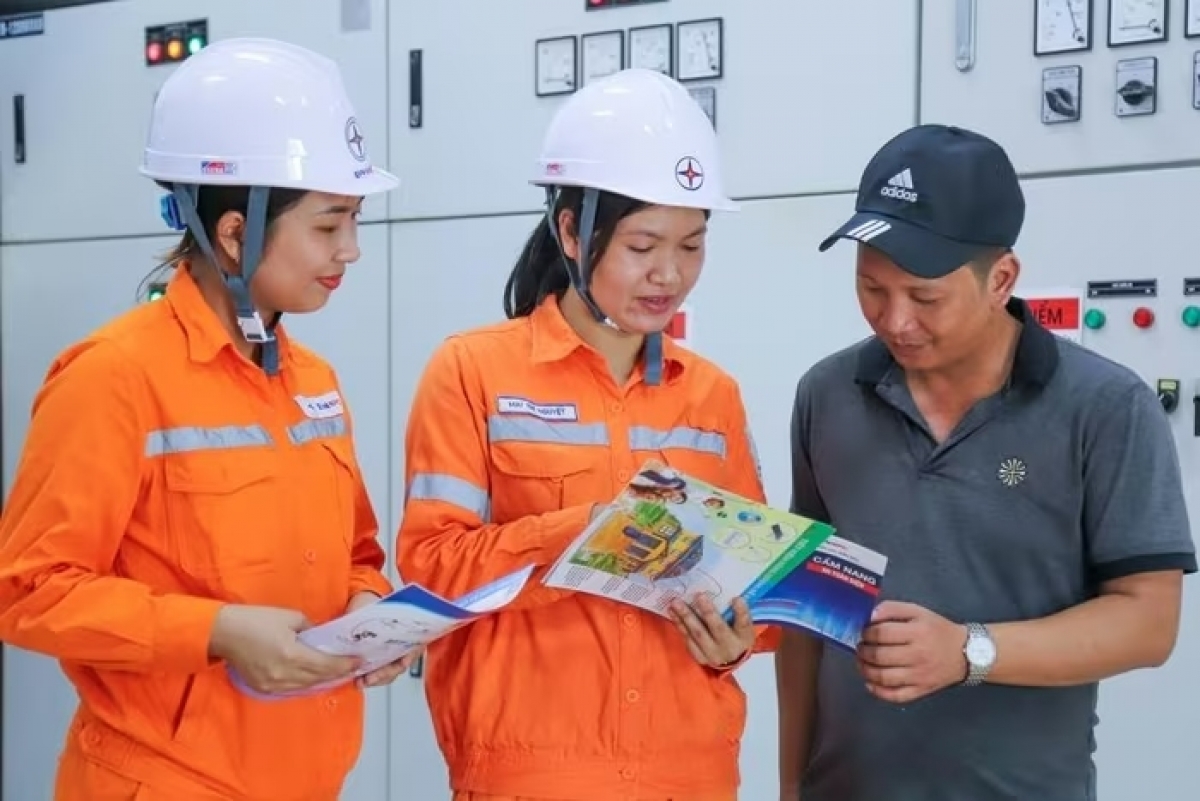 Bộ Công Thương thông báo chưa áp dụng giá điện sinh hoạt theo giờ với hộ gia đình