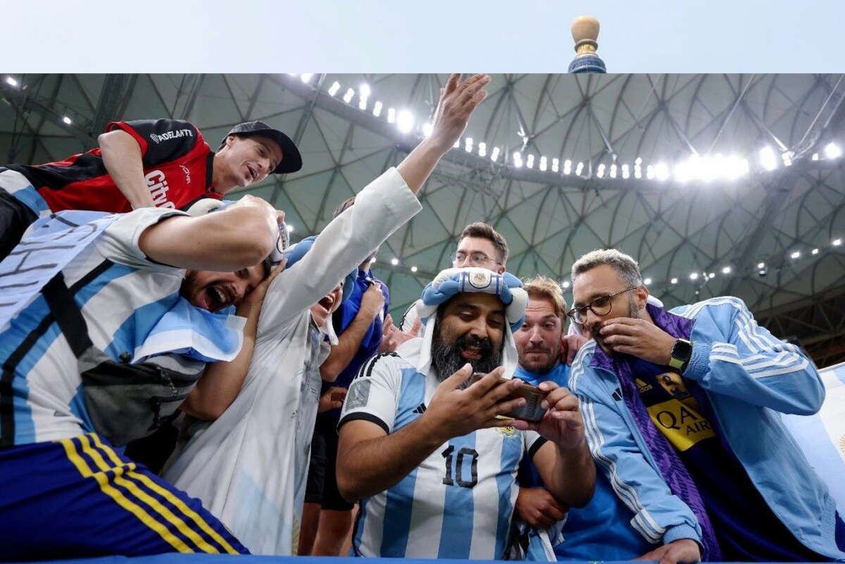 CĐV Argentina sẽ tràn ngập sân Lusail vào tối nay (Ảnh: Getty).
