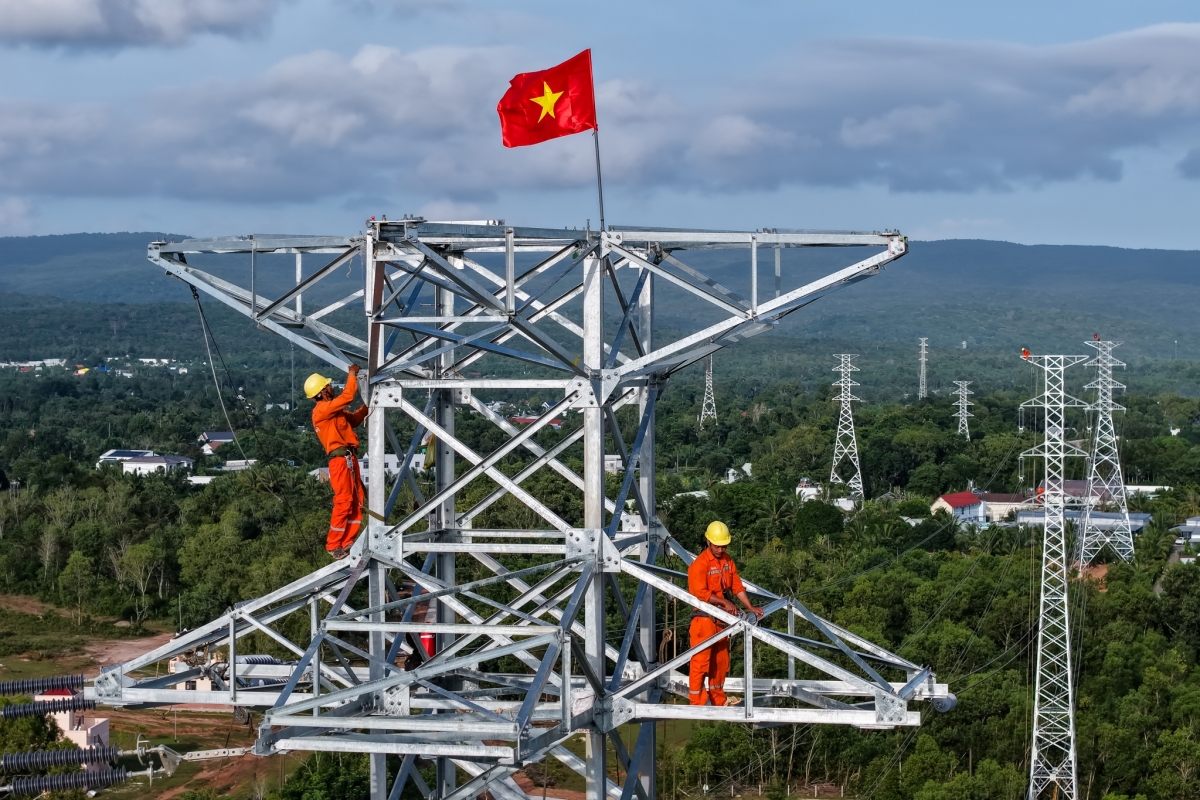 Thi công kéo dây công trình Đường dây 110kV Phú Quốc – Bắc Phú Quốc