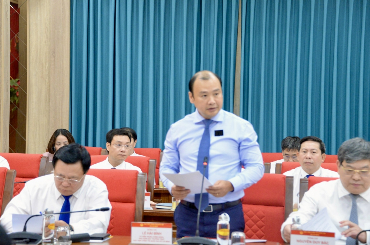 Đại diện lãnh đạo Học viện Chính trị quốc gia Hồ Chí Minh báo cáo tại buổi làm việc