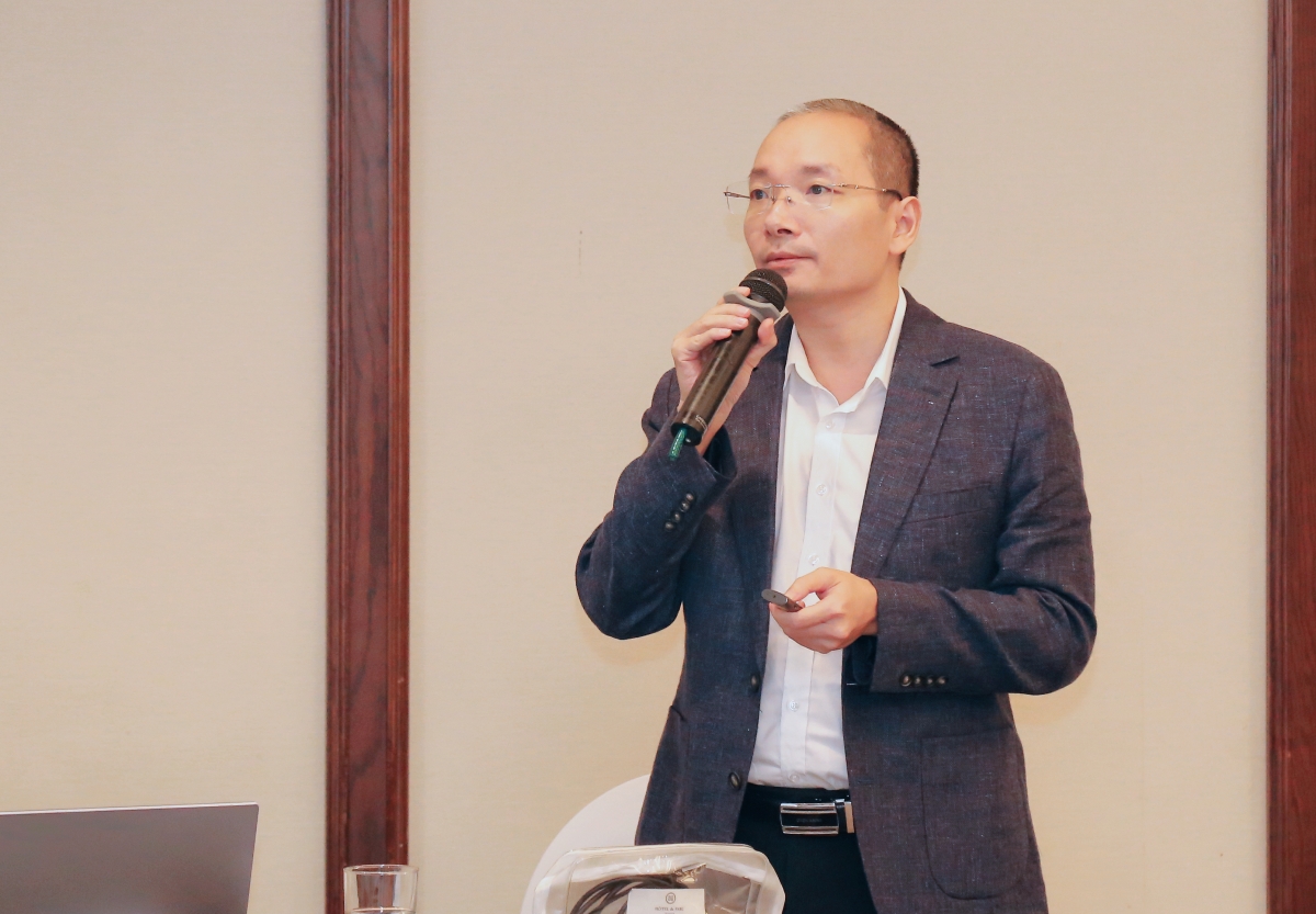Các chuyên gia trình bày tại Hội thảo khoa học “Phẫu thuật béo phì trong chiến lược điều trị đa mô thức”
