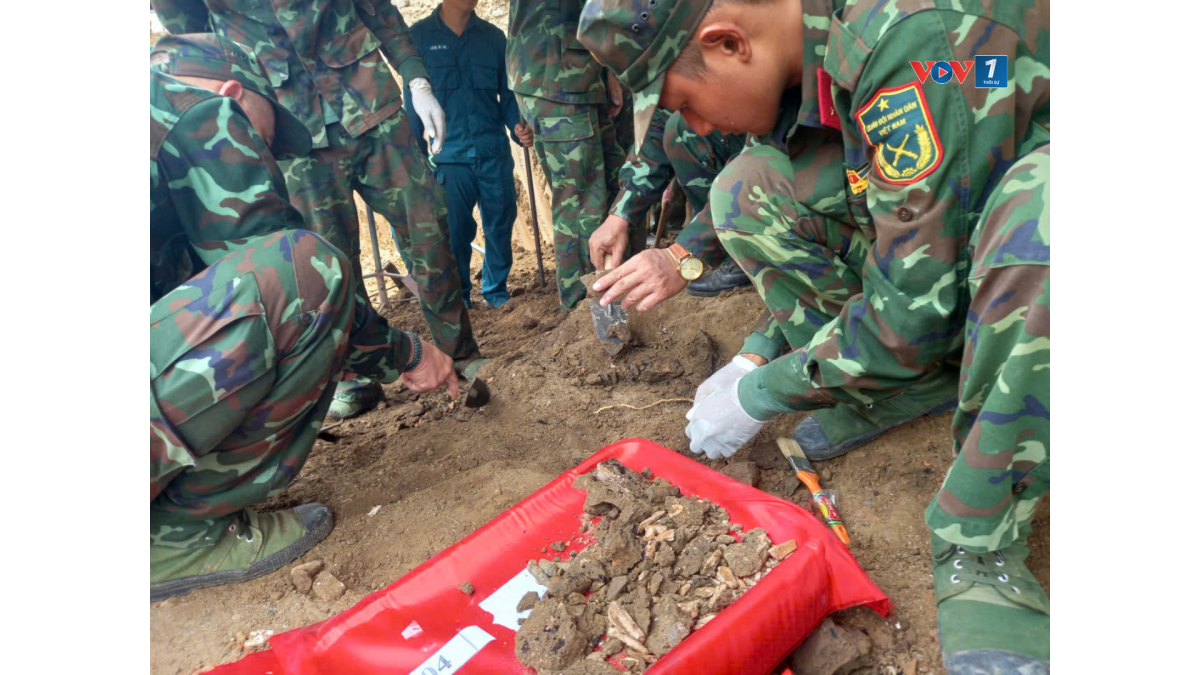 Sau hơn nửa thế kỷ, nhiều phần xương đã hóa đất đen