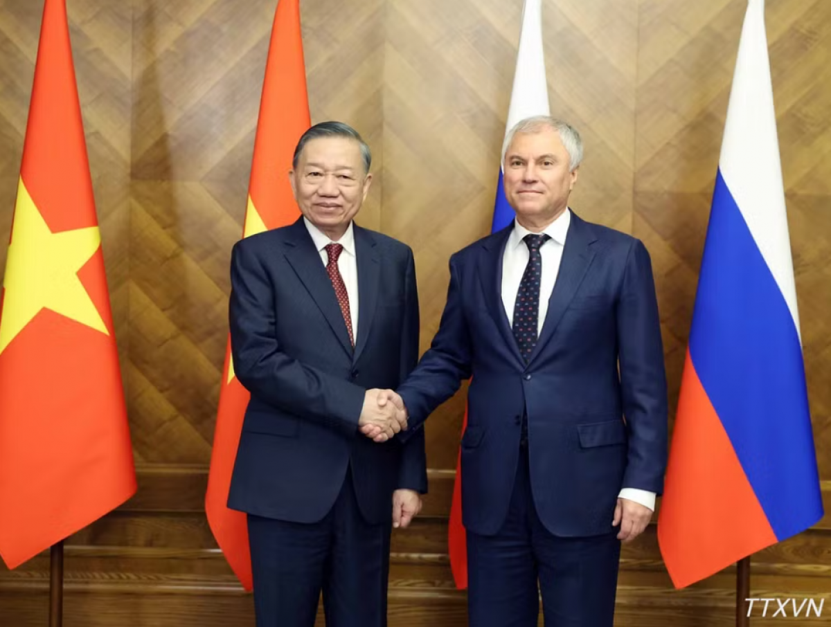Tổng Bí thư, Chủ tịch nước Tô Lâm hội kiến Chủ tịch Duma Quốc gia Nga Vyacheslav Volodin. (Ảnh: TTXVN)