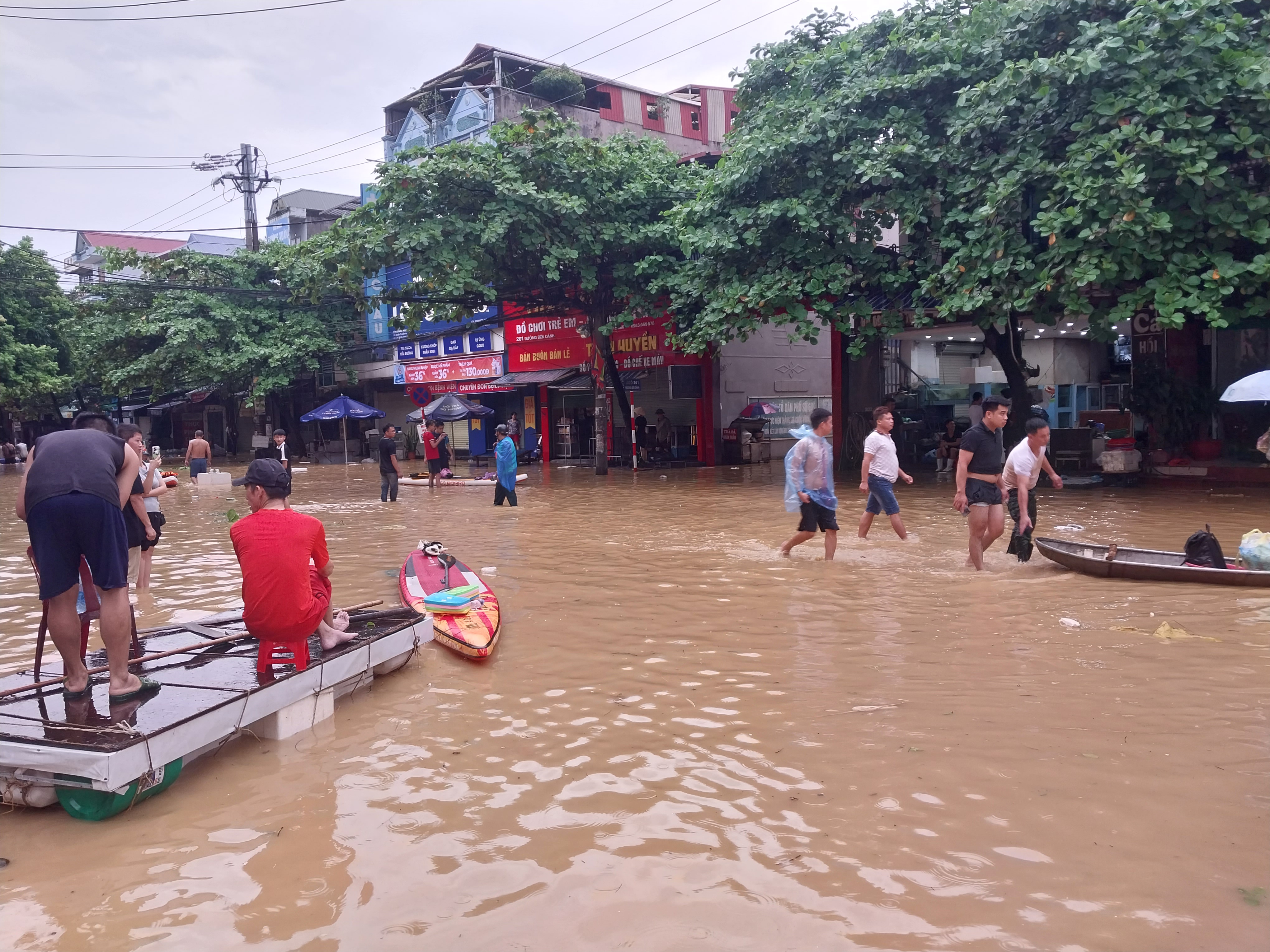 ( Thành phố Thái Nguyên nhiều tuyến phố bị ngập đợt mưa lớn 2024)