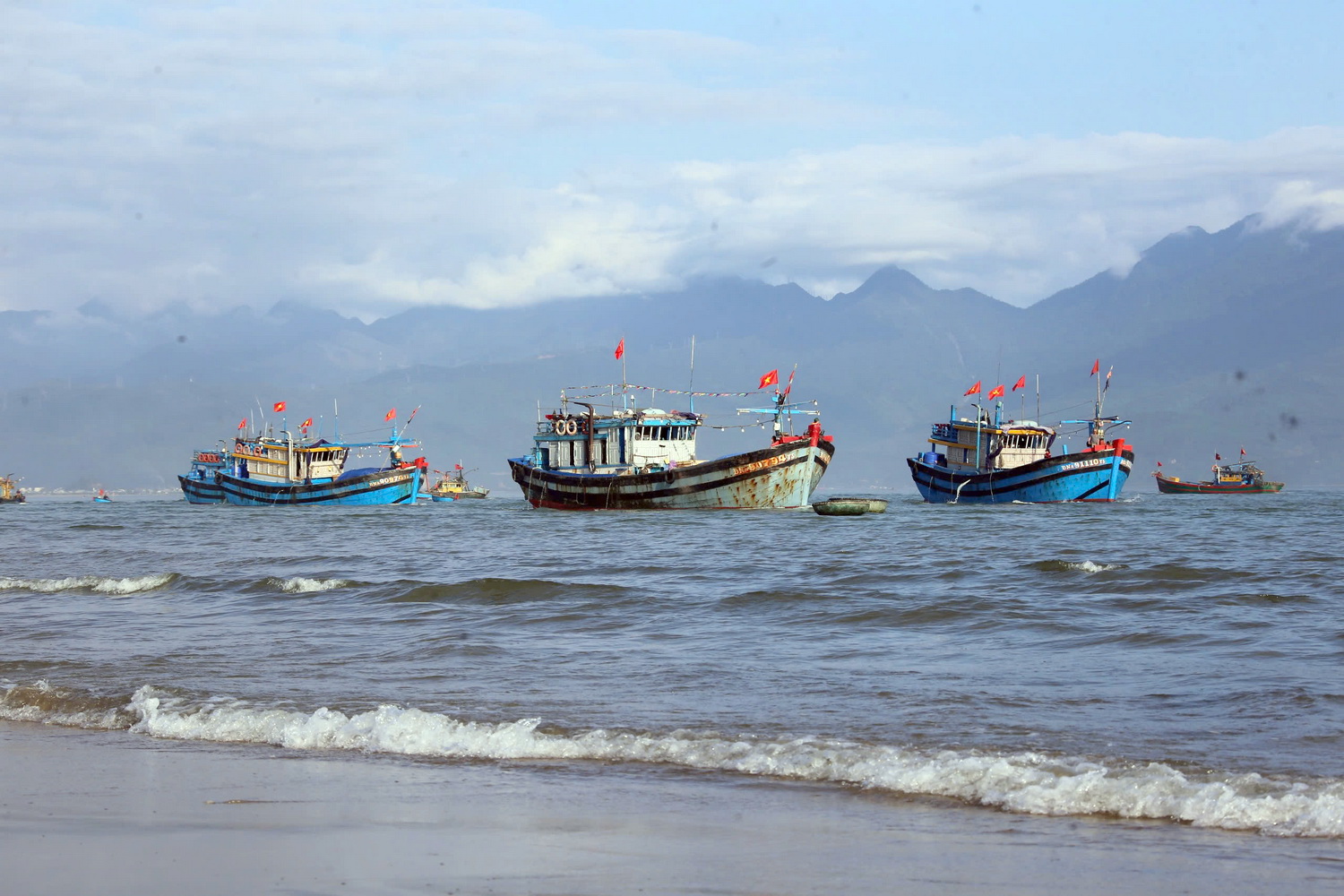 Sau lễ cầu ngư, ngư dân mở chuyến biển ra khơi đánh bắt