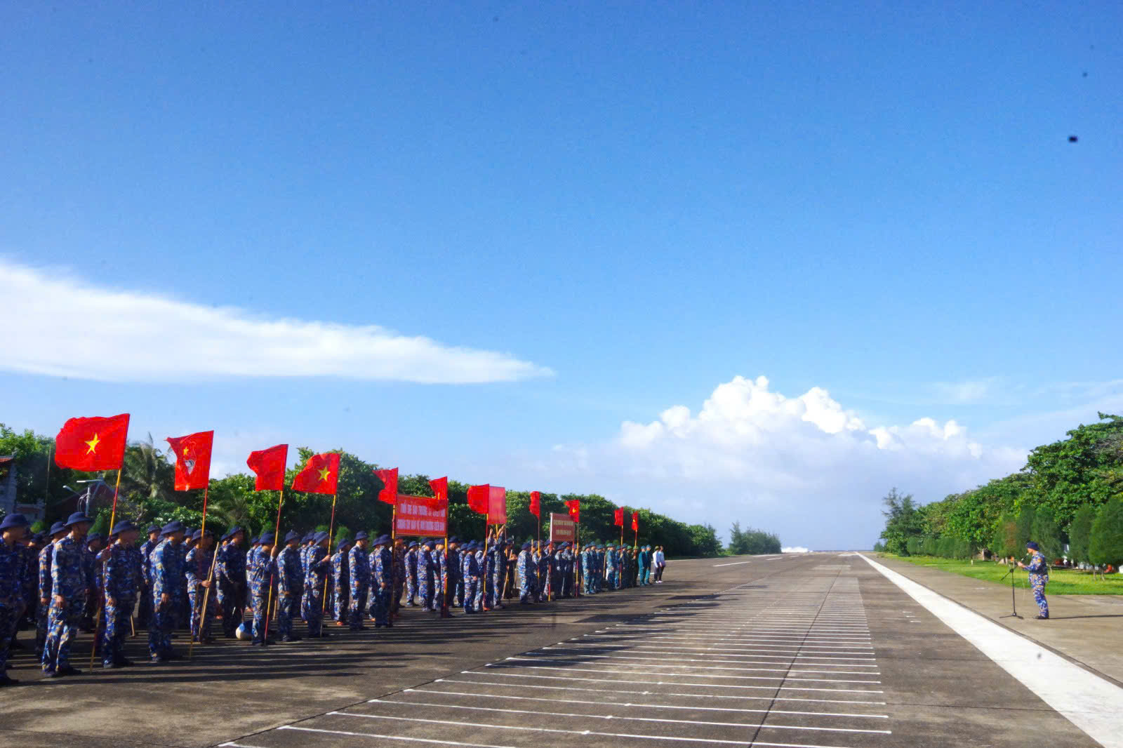 Thị trấn Trường Sa, huyện đảo Trường Sa, tỉnh Khánh Hoà phát động chương trình Ngày thứ 7 tình nguyện