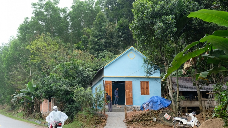 Xã miền núi đầu tiên ở tỉnh Quảng Ngãi hoàn thành xóa nhà tạm 