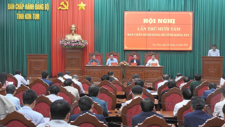 15 cán bộ Ban Thường vụ Tỉnh ủy Kon Tum quản lý xin nghỉ hưu trước tuổi