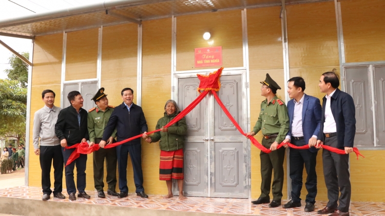 Bộ Công an khởi công xây dựng nhà ở tặng người nghèo tại Quảng Trị