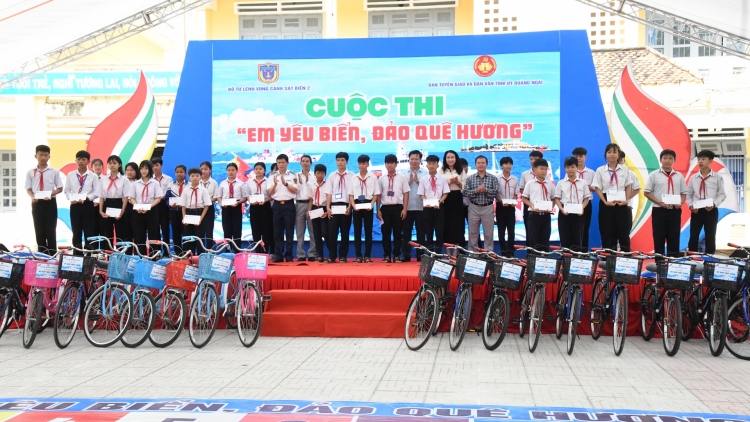 Vùng Cảnh sát biển 2 thực hiện nhiều hoạt động ý nghĩa tại Quảng Ngãi 