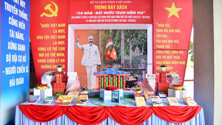 Cùng sách bước vào kỷ nguyên vươn mình của dân tộc