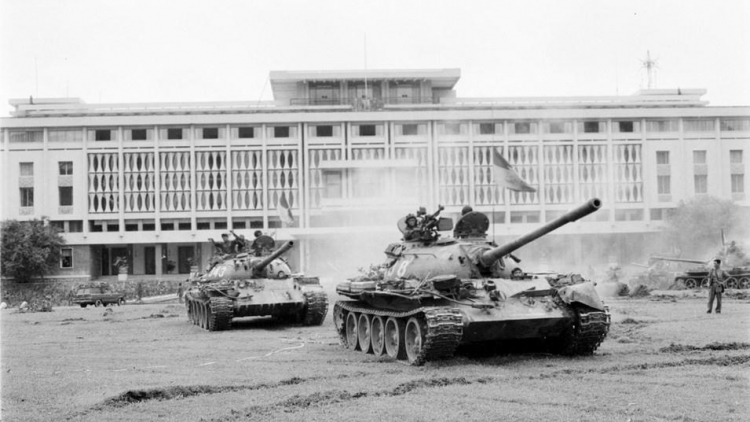 “XUẤT QUỶ NHẬP THẦN, XẢ THÂN VÌ NƯỚC!”