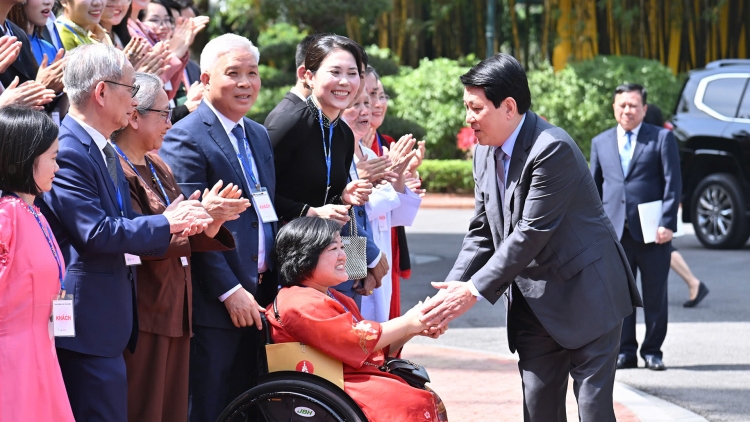 Chủ tịch nước Lương Cường gặp mặt các nhân vật tiêu biểu trong chương trình 'Việc tử tế'