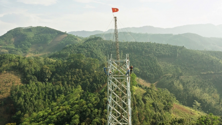 Đường dây 500kV Lào Cai - Vĩnh Yên: Chủ động thiết bị cho công trường - Quyết tâm về đích đúng hẹn!