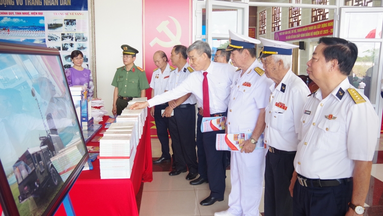 Vùng 2 Hải quân ôn lại truyền thống, tiếp bước cha anh