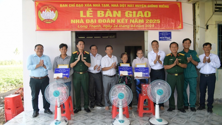 Kiên Giang: Ban CHQS Giồng Riềng hoàn thành 100 căn nhà theo chương trình “Xóa nhà tạm, nhà dột nát”
