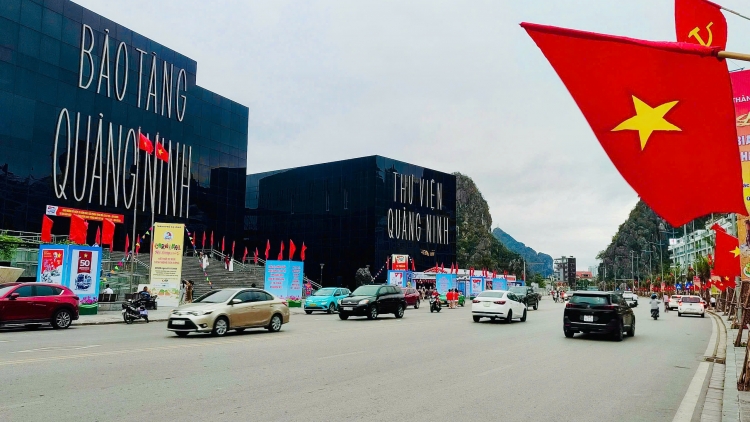 Quảng Ninh: Rực rỡ cờ hoa chào mừng 50 năm ngày Giải phóng miền Nam, thống nhất đất nước