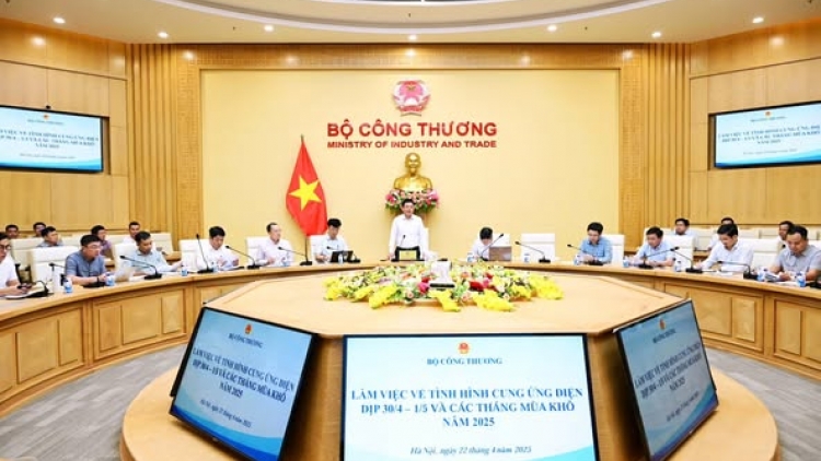 Hệ thống điện quốc gia và 3 miền sẽ đảm bảo cung ứng đủ điện trong các tháng mùa khô và cả năm 2025