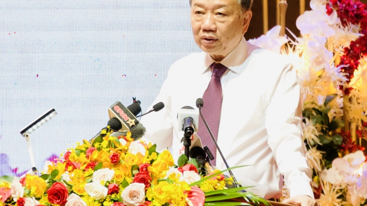 Thời sự 18h 21/4/2025:- Tổng Bí thư gặp mặt cán bộ lão thành cách mạng, gia đình chính sách
