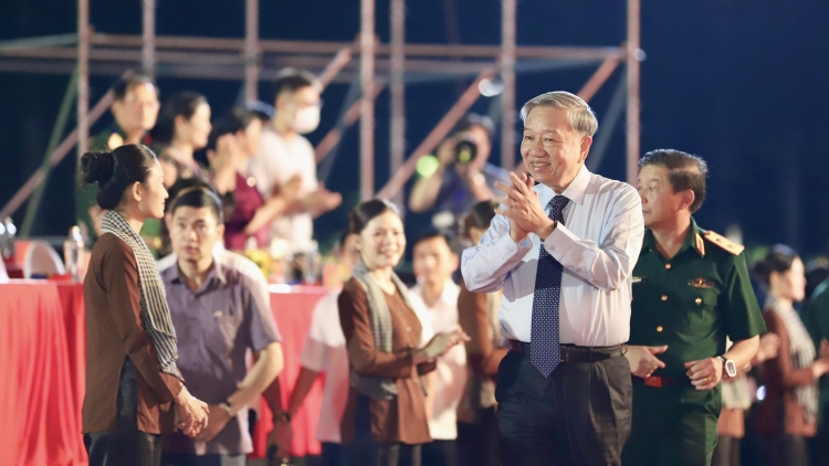 Thời sự 21h30 20/4/2025: Tổng Bí thư Tô Lâm dự Chương trình nghệ thuật “Đất nước trọn niềm vui”