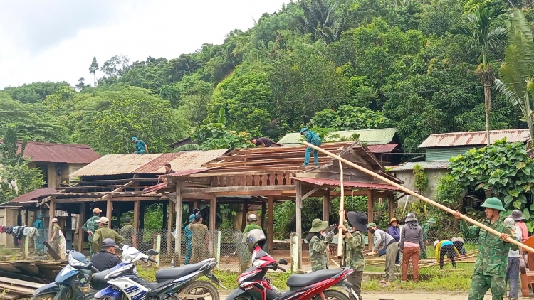 Huyện Nam Giang, tỉnh Quảng Nam huy động nguồn lực tái định cư cho các hộ dân khỏi vùng sạt lở.