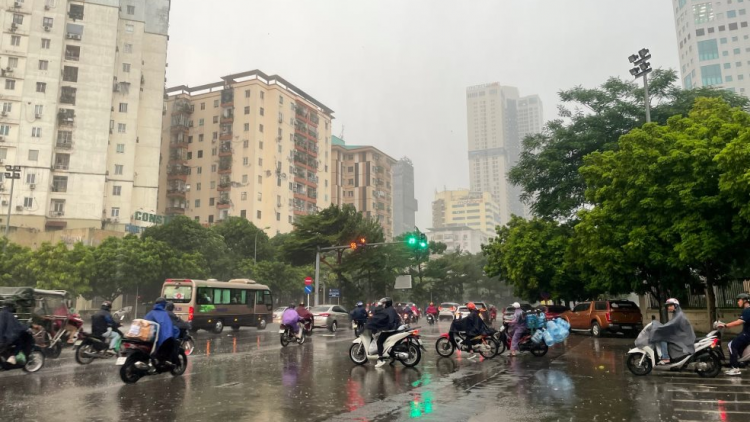 Dự báo thời tiết ngày 30/4/2025: Sáng mưa rào, trưa chiều giảm mây, trời nắng