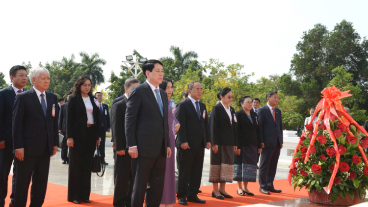 Thời sự 12h 25/4/2025: Chủ tịch nước Lương Cường dâng hoa tưởng niệm Chủ tịch Kaysone Phomvihane