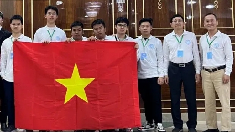 Thời sự 21h30 26/4/2024: 6 học sinh Việt Nam giành huy chương vàng Olympic giao lưu toán học quốc tế