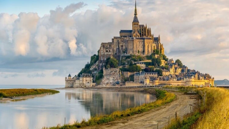 Trải nghiệm đáng mơ ước của người dân trên đảo di sản Mont-Saint-Michel 