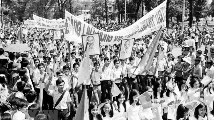 Theo dòng thời sự sáng 27/4/2025