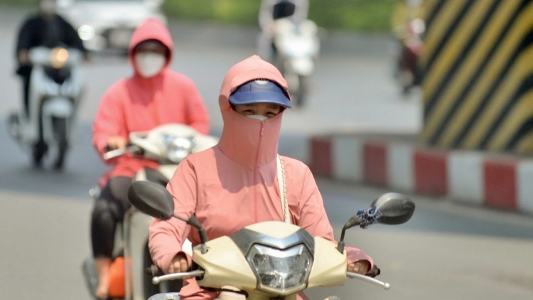 Thời tiết ngày mai 20/4: Bắc Bộ ngày nắng, chiều tối có mưa rào và dông