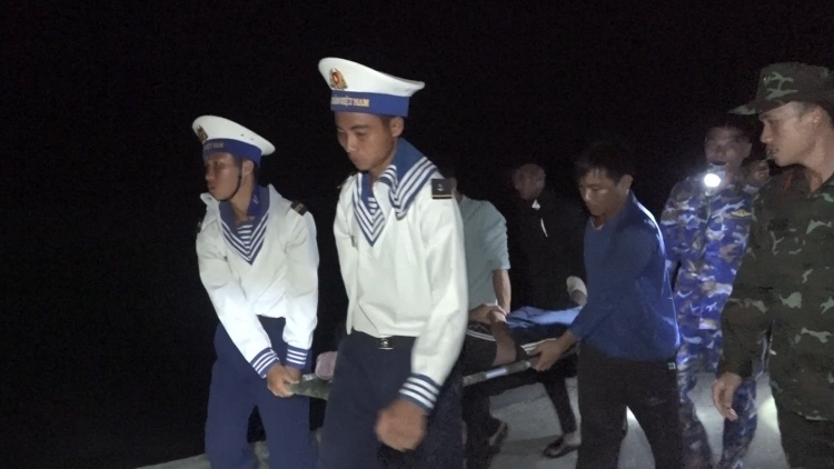 Bệnh xá đảo Song Tử Tây kịp thời cấp cứu ngư dân bị giảm áp