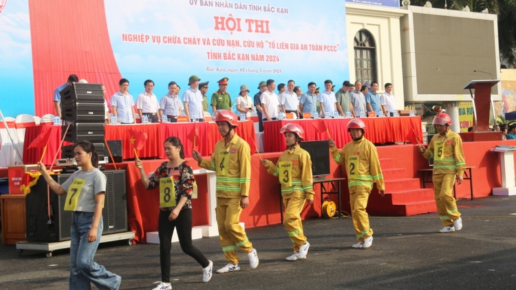Theo dòng thời sự sáng 24/4/2025