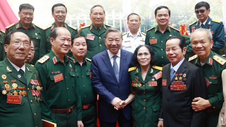 Thời sự 12h 9/4/2025: Tổng Bí thư Tô Lâm gặp mặt các cựu cán bộ, thanh niên xung phong tại Hà Nội