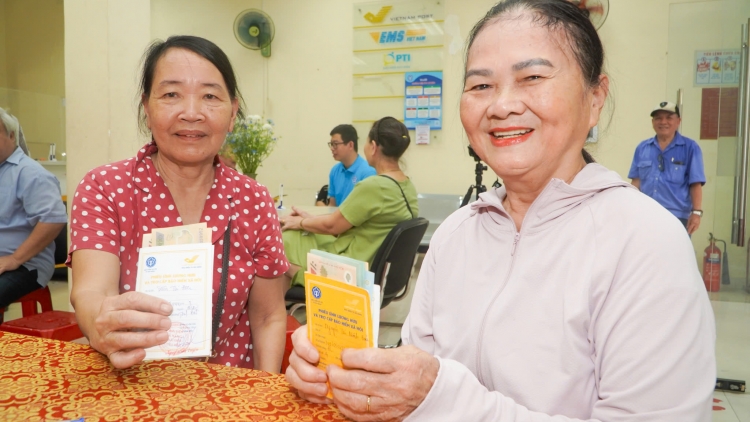 BHXH Việt Nam: Cơ bản hoàn thành chi trả lương hưu và trợ cấp BHXH tháng 5 cho 3,41 triệu người