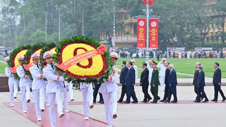 Lãnh đạo Đảng, Nhà nước vào Lăng viếng Chủ tịch Hồ Chí Minh