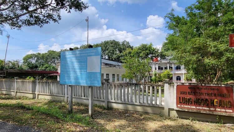 Thăm Vườn sưu tập thực vật và cứu hộ động vật hoang dã ở Lung Ngọc Hoàng